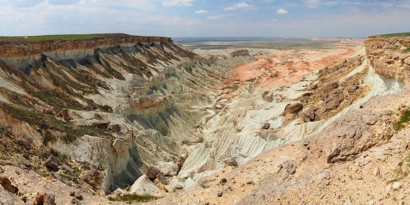 Steinformationen von Yangikala